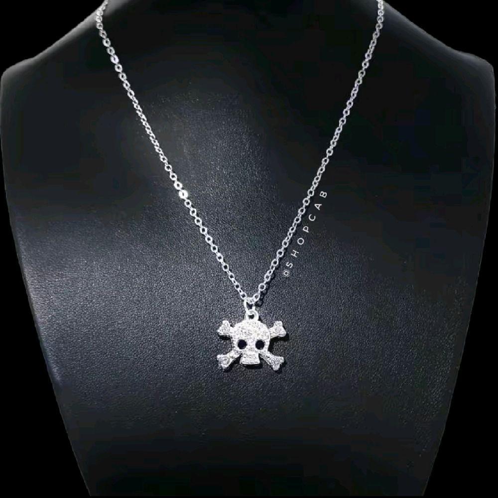 16" Sparkly Crystal Skull Pendant Necklace - Gothic Jewelry