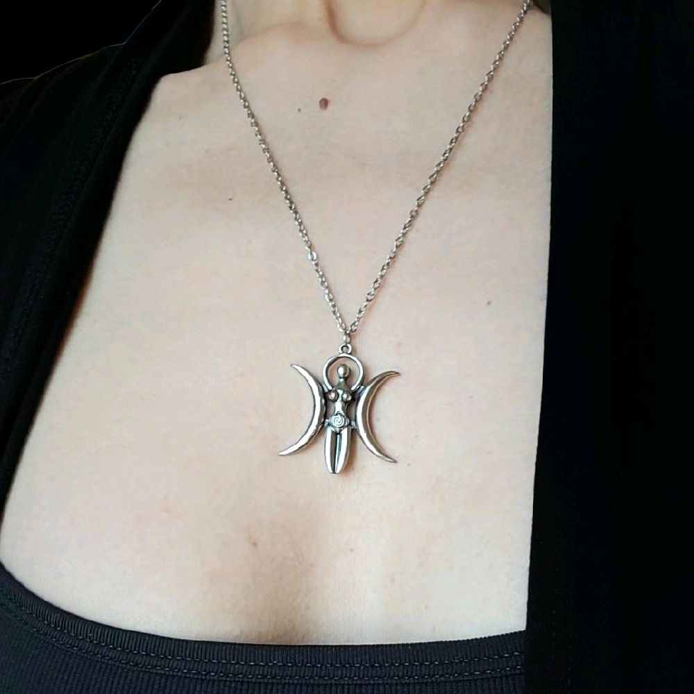 18" Silver Triple Moon Goddess Pendant Necklace