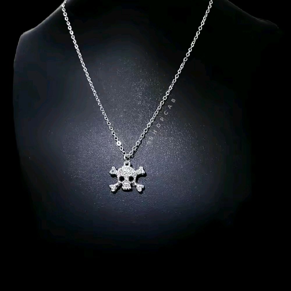 16" Sparkly Crystal Skull Pendant Necklace - Gothic Jewelry