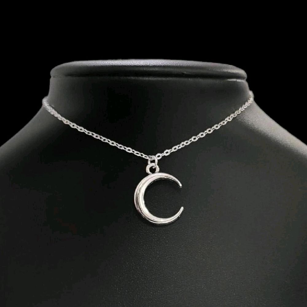 Silver Crescent Moon Choker Necklace - Tsuki