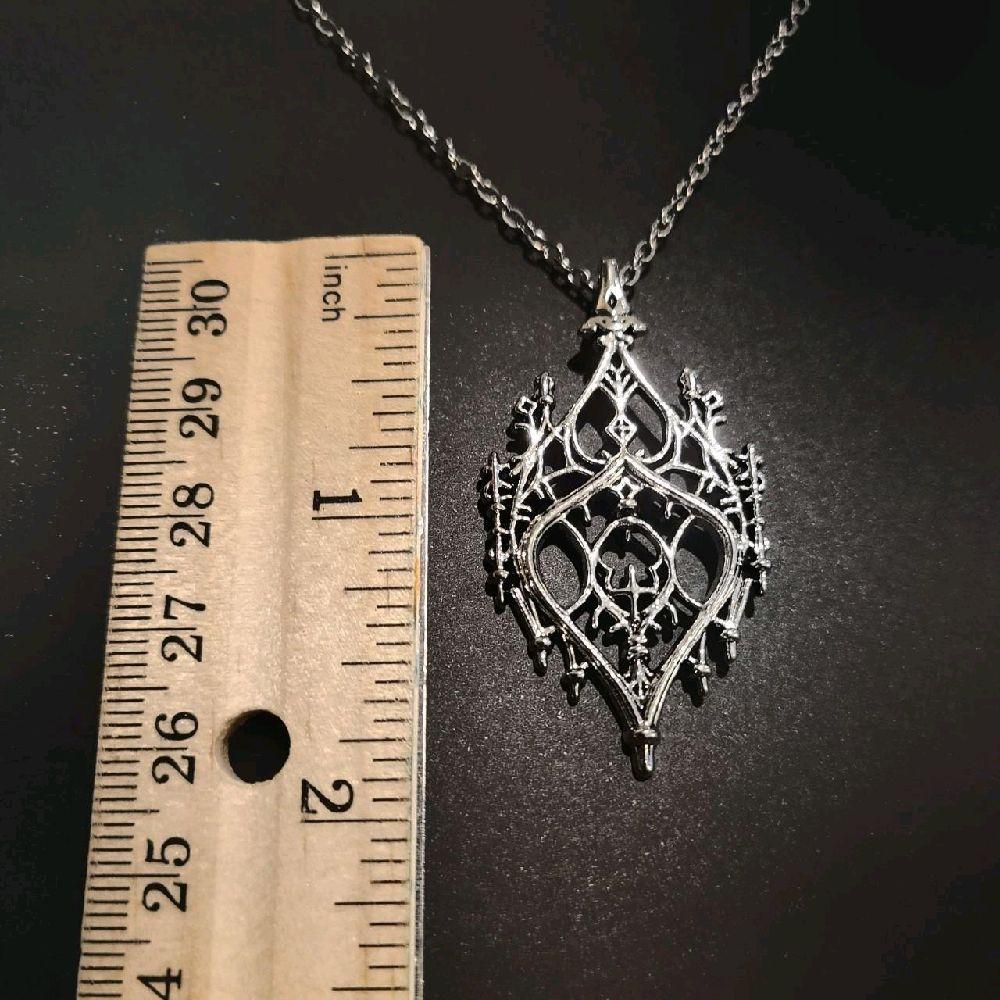 18-Inch Gothic Chandelier Pendant Necklace - Silvee