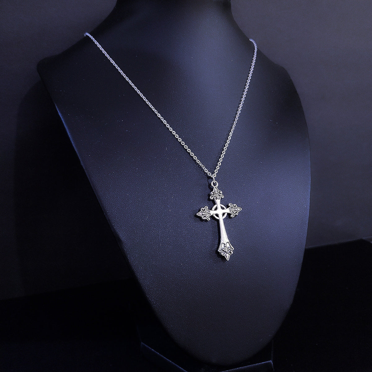 18" Silver Cross 013