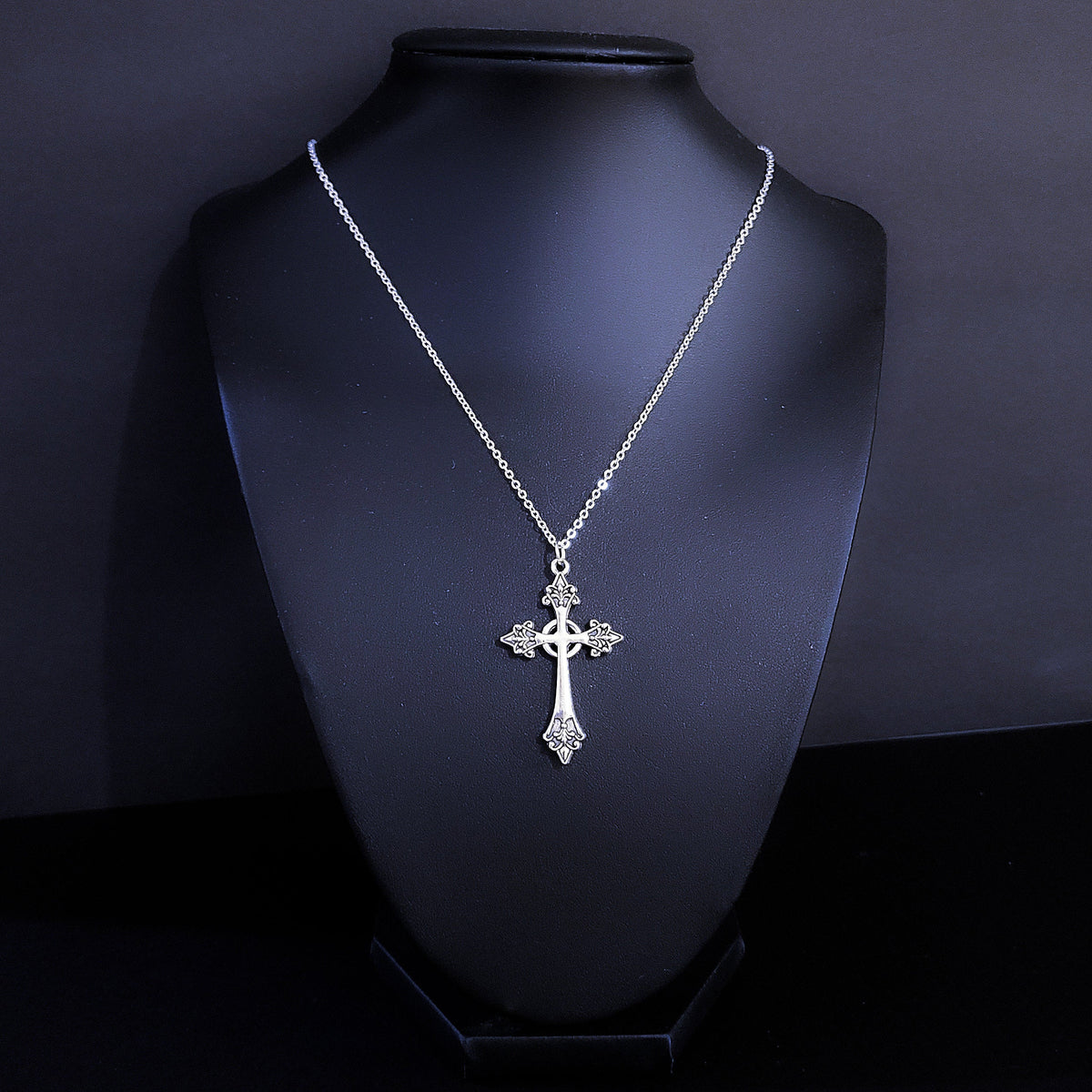 18" Silver Cross 013