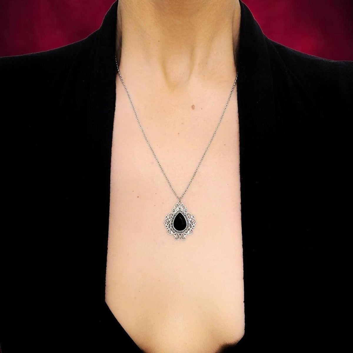 18" Amelia Red Pendant Necklace