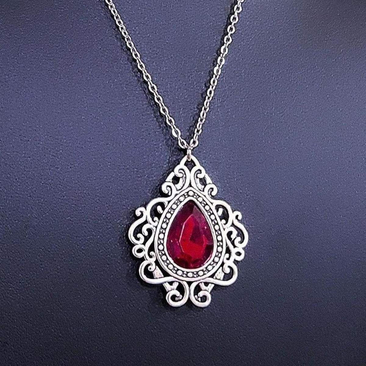 18" Amelia Red Pendant Necklace