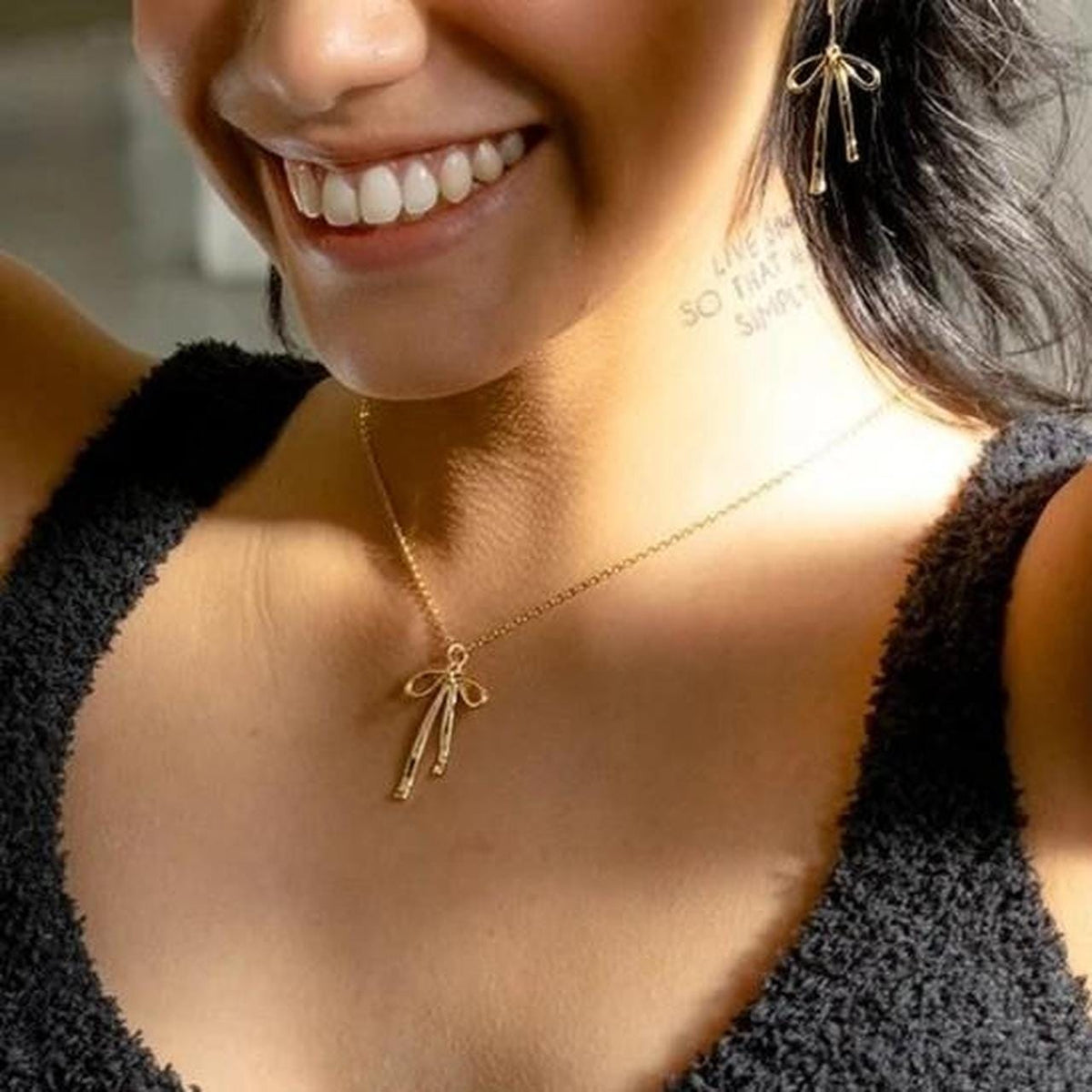 16" Gold Bow Necklace