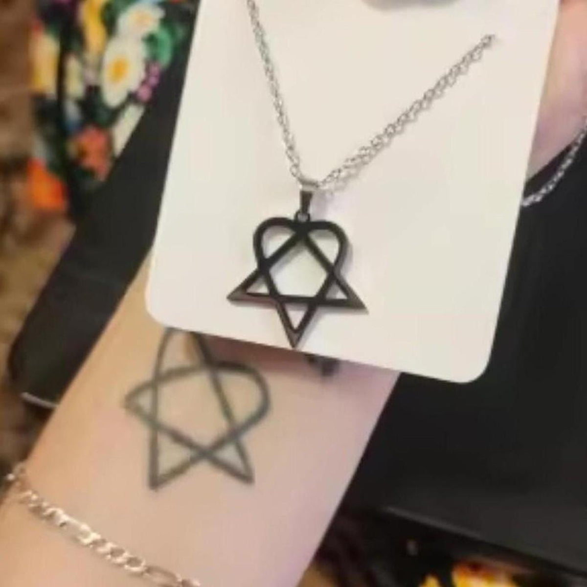 16" Silver Heartagram Pendant Necklace