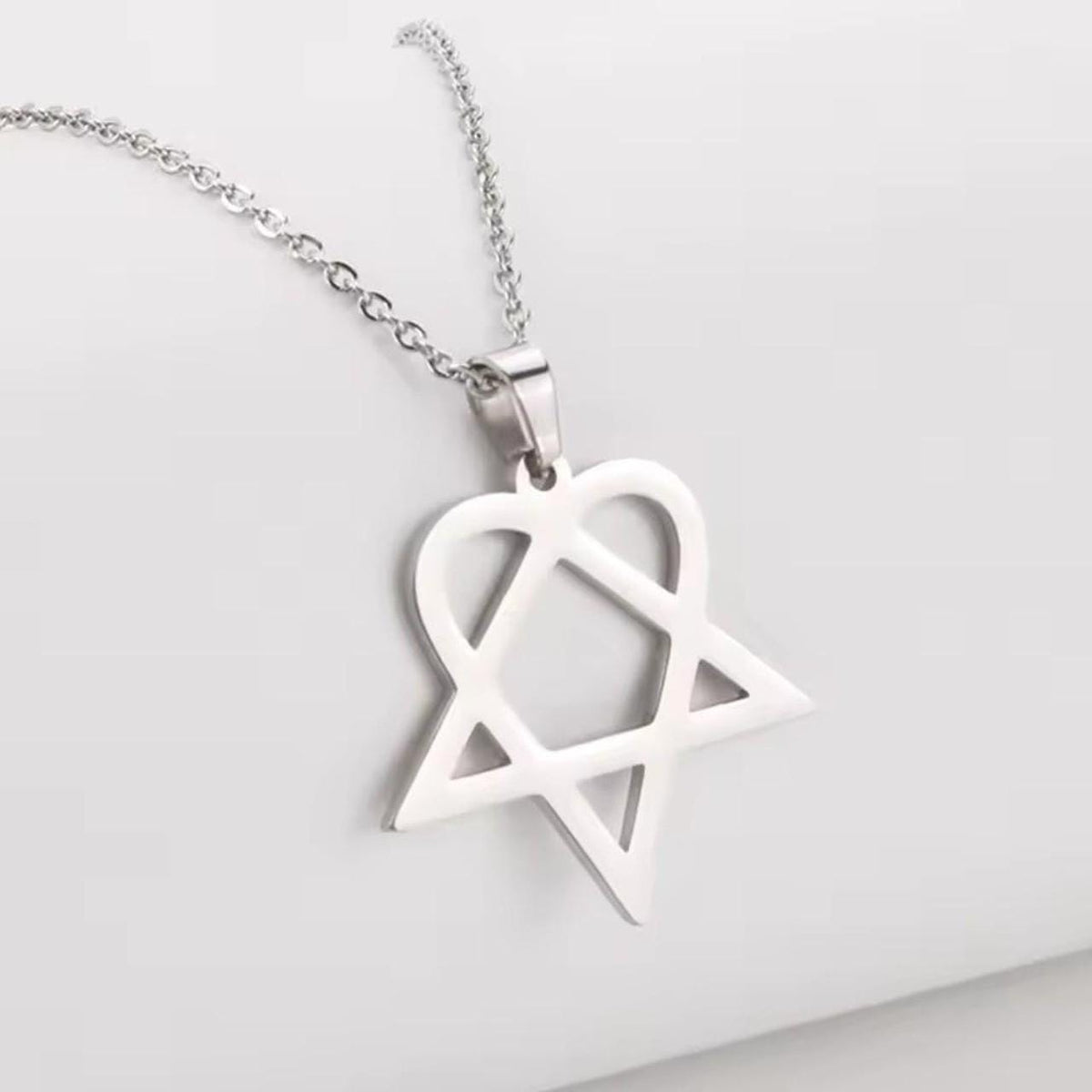 16" Silver Heartagram Pendant Necklace